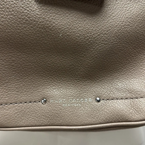 Marc Jacobs Hobo Purse Shoulder Bag Pebbled Leather Single Strap Tan Light Brown - Picture 3 of 15